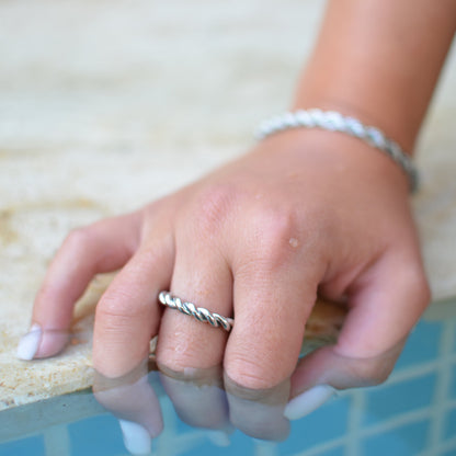Twist Ring